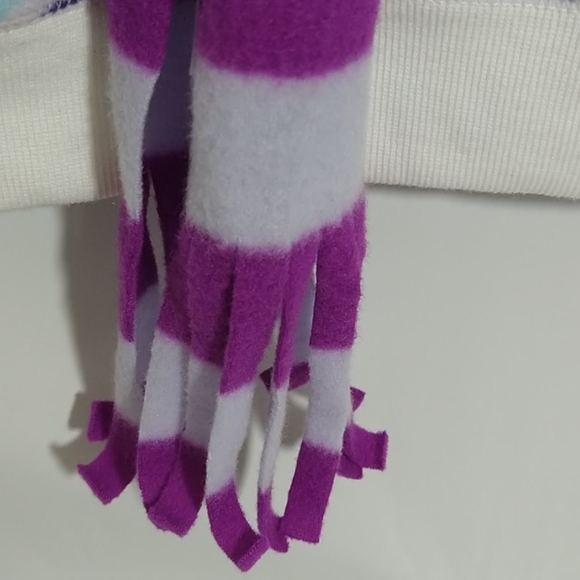 Girls Pullover Crew Neck Sweatshirt in a Medium - Picture 5 of 10